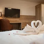 Orsino Hotel 4*